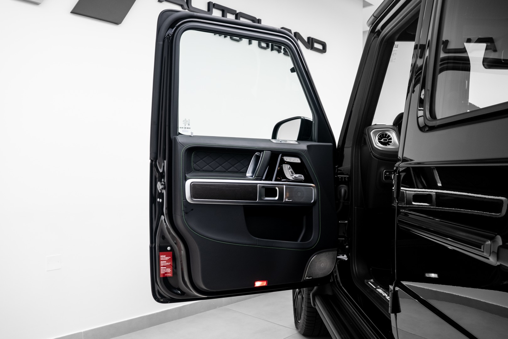 2025 MERCEDES BENZ G63 AMG | EXTENDED NIGHT PACKAGE | MANUFAKTUR NAPPA LEATHER DIAMOND QUILT | REAR
